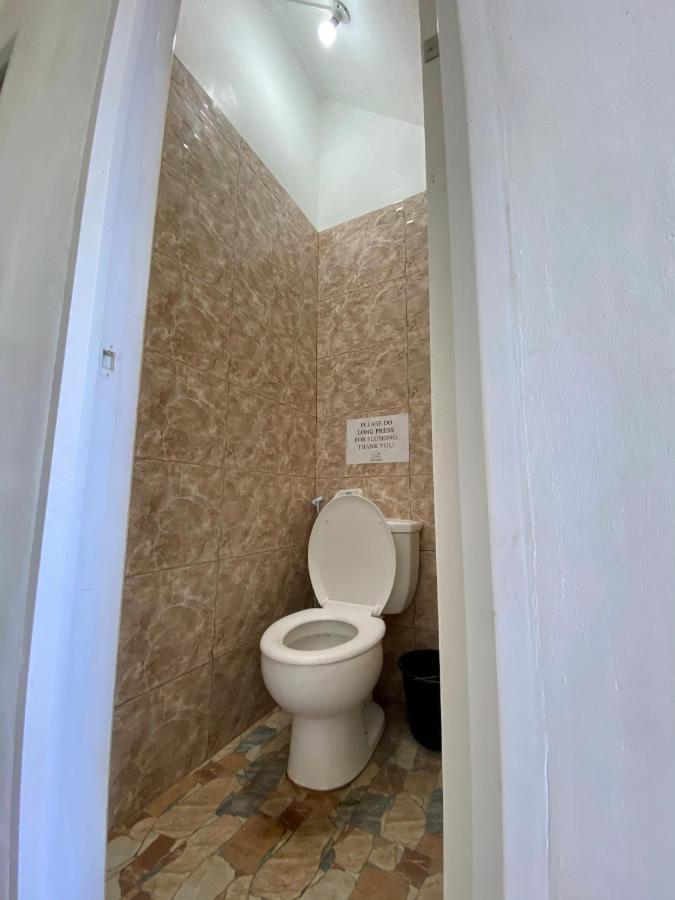 Location One Eighty Bed & Breakfast Bangcusay Eksteriør bilde