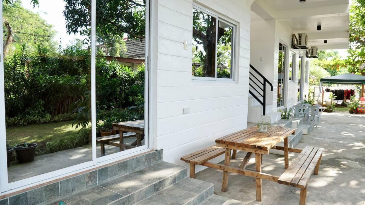 Location One Eighty Bed & Breakfast Bangcusay Eksteriør bilde